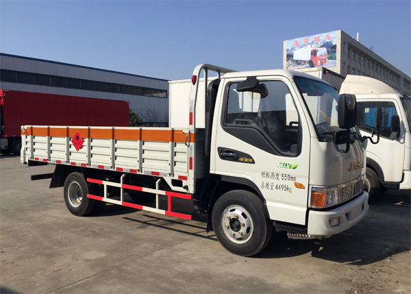 江淮駿鈴4.1米1.1噸藍(lán)牌氣瓶運輸車